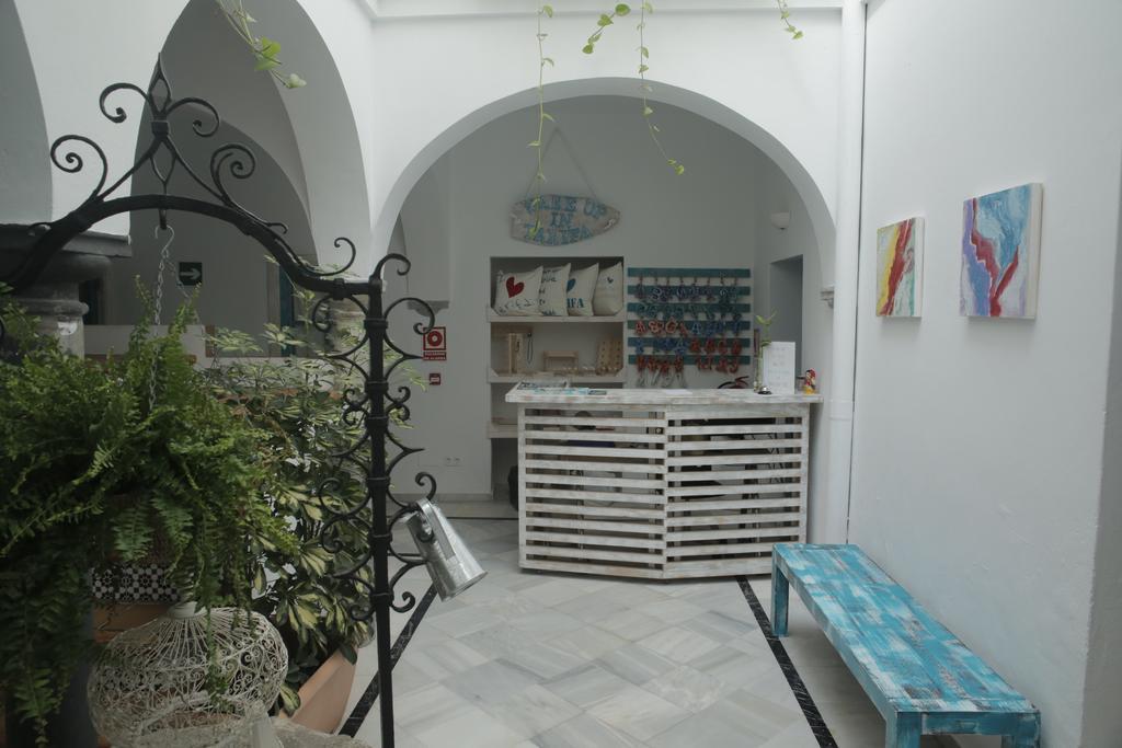Wake Up In Tarifa Hostel & Restaurant Lounge Eksteriør bilde